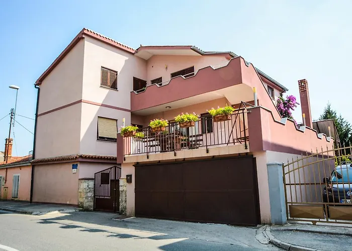 Apartments Ema